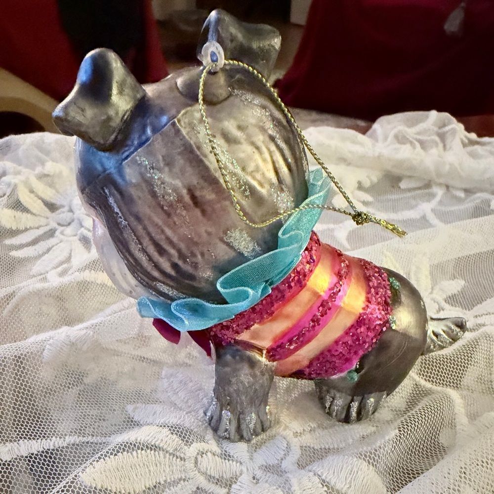 Hand Blown Glass Charming Shih Tzu Dog Holiday Ornament - Picture 3 of 8
